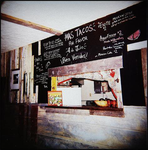 Elote and tacos at Mas Tacos Por Favor